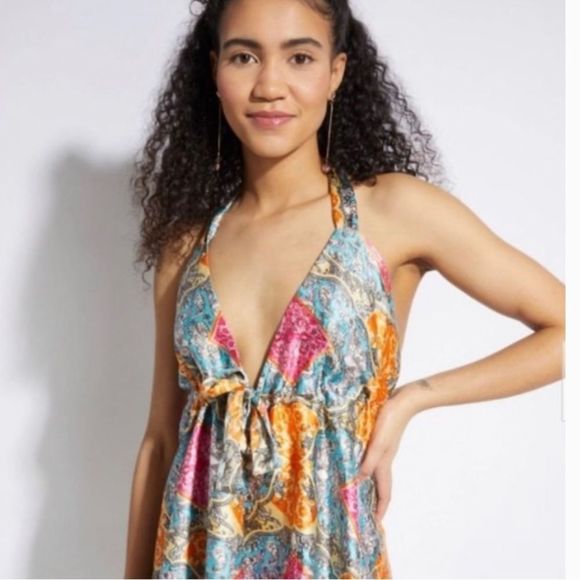 NWT Rue21 Paisley Halter Top/M and L - Picture 3 of 3